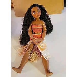 Disney Store Princess Moana Doll Classic Articulated Jointed Arms